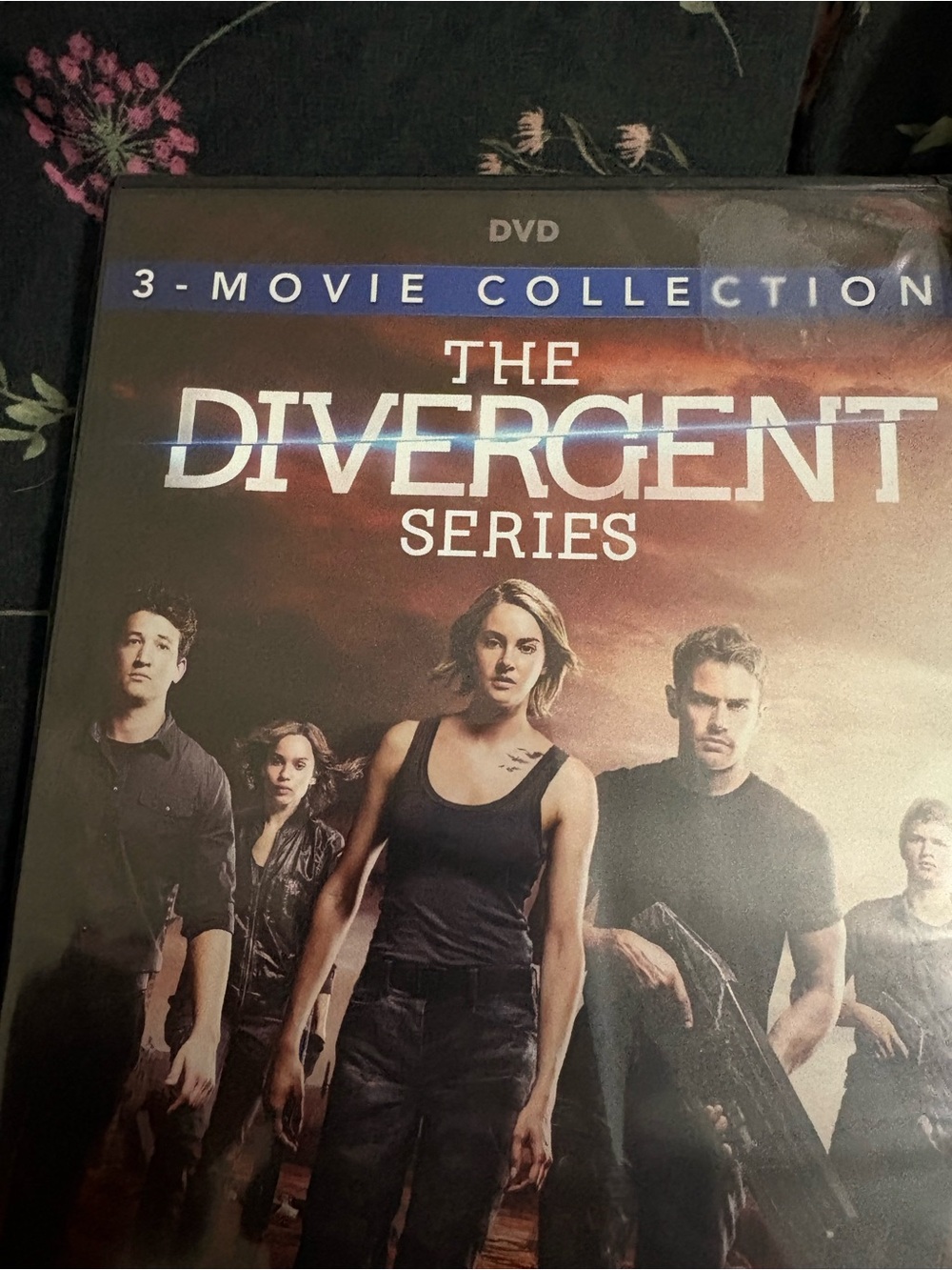 The Divergent Series 3-Movie Collection DVD - Black and Brown Cover NWT